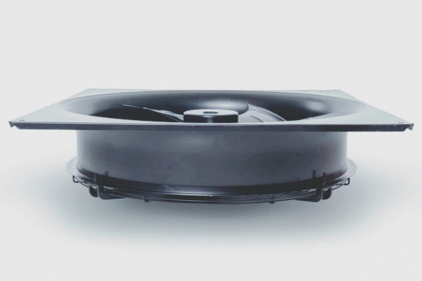 房車空調(diào)風(fēng)機(jī)的安裝與拆卸實(shí)用技巧分享